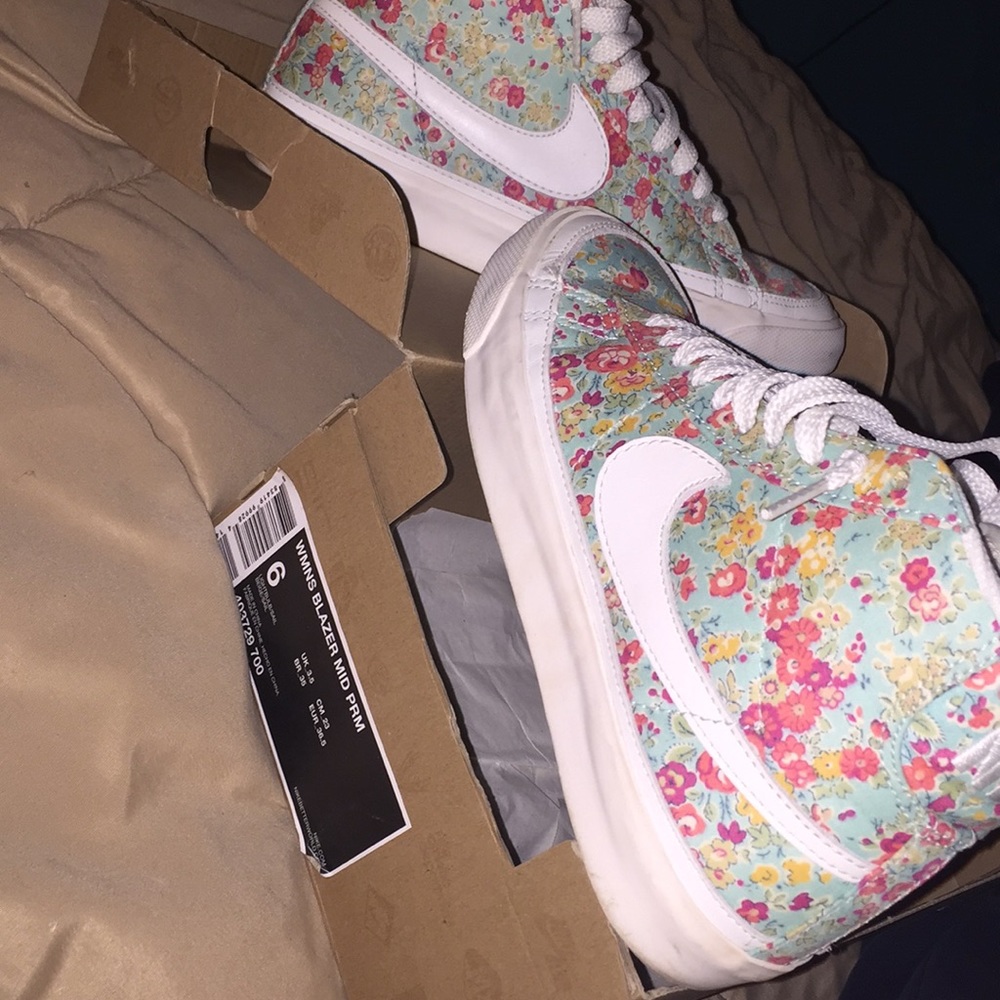 Nike Women's Blazer Flower Print